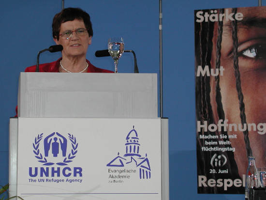 Berliner UNHCR-Symposium 2002 Asyl in Europa  suessmuth1.jpg