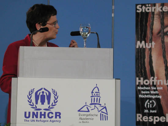 Berliner UNHCR-Symposium 2002 Asyl in Europa  suessmuth2.jpg
