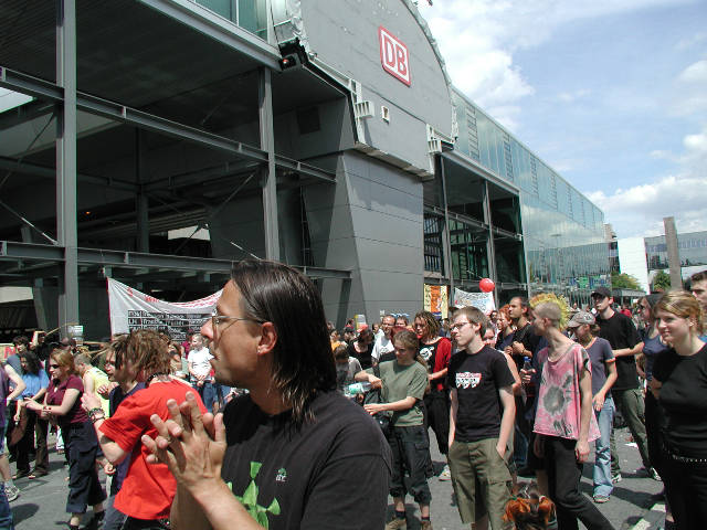 1. Open-Air-Port gegen Abschiebungenflughafen02_16.jpg