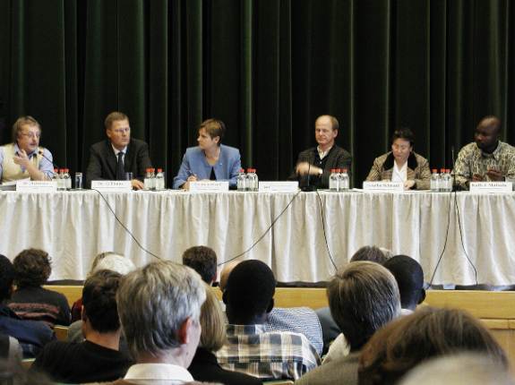 Interkulturelle Woche Schwerin podium_plenum2.jpg