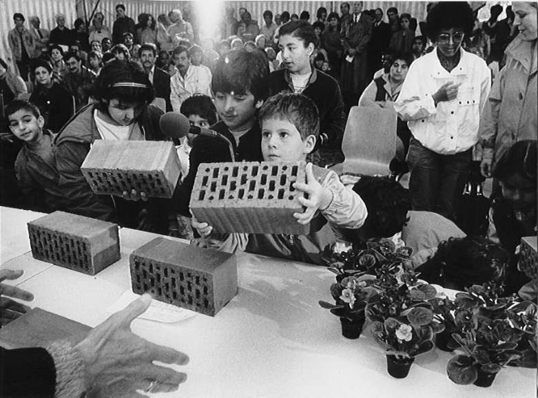 Fl�chtlingskinder beim Zeltgottesdienst