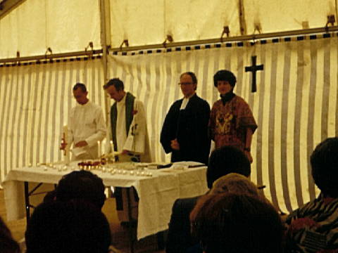 Zeltgottesdienst mit Fl&uuml;chtlingen